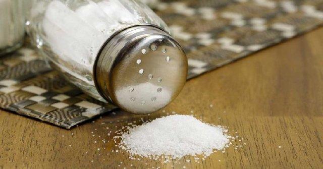 نمک می خوریم یا پلاستیک؟!