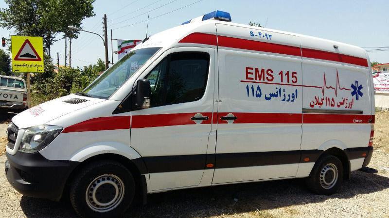خبرنگاران واژگونی آمبولانس 115 گیلان دو مصدوم بر جا گذشت